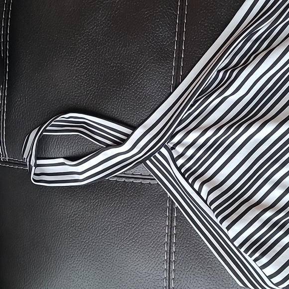 Y2K Halter Top - Picture 3 of 9